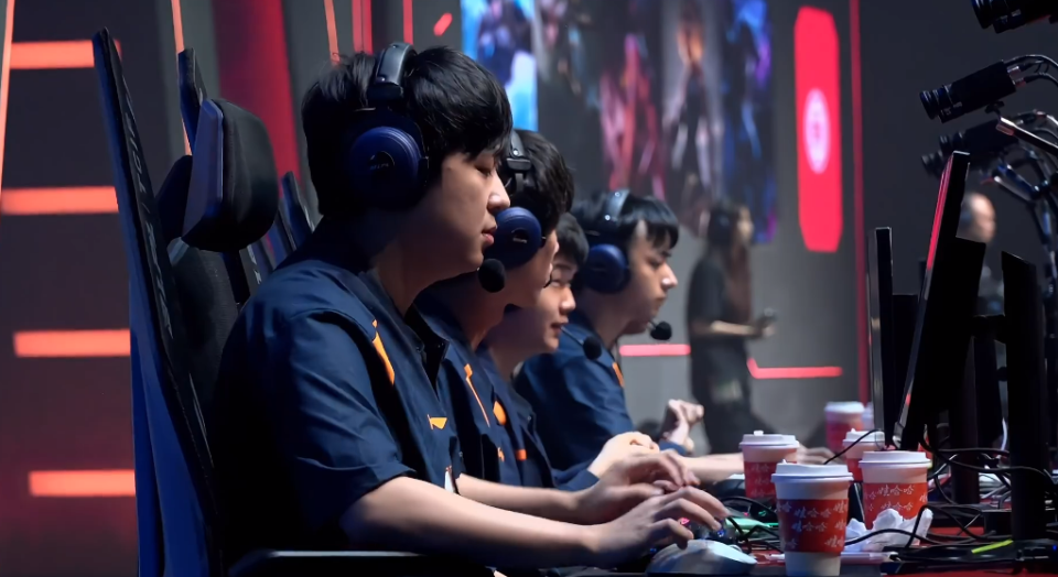 RNG险胜WBG,Meiko关键团战开团秒人激烈交锋小组赛,让粉丝疯狂欢呼 RNG险胜WBG,Meiko关键团战开团秒人激烈交锋小组赛,让粉丝疯狂欢呼