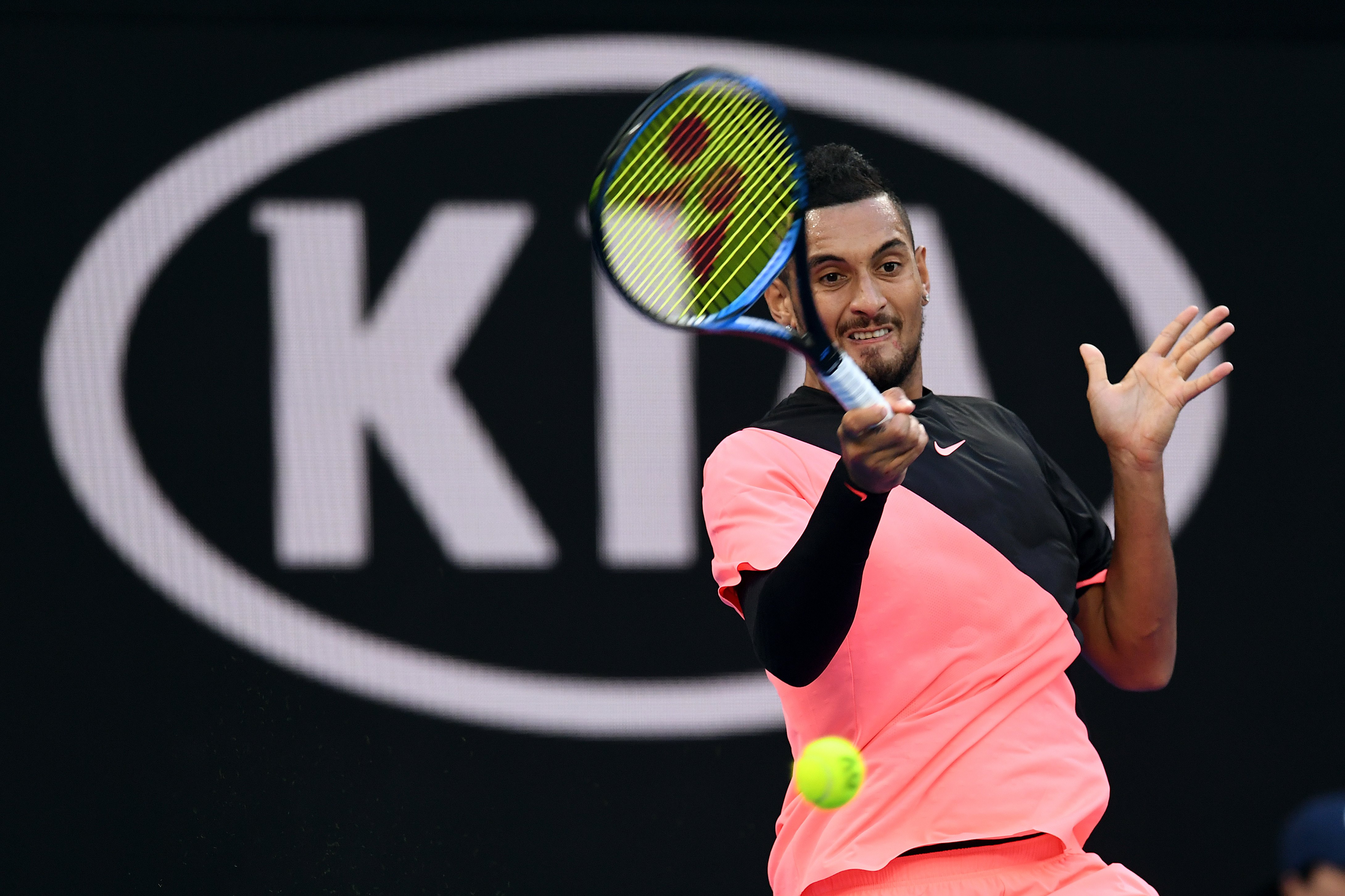 包含法国网球队强势世界网球队，克耶高斯统治全场的词条