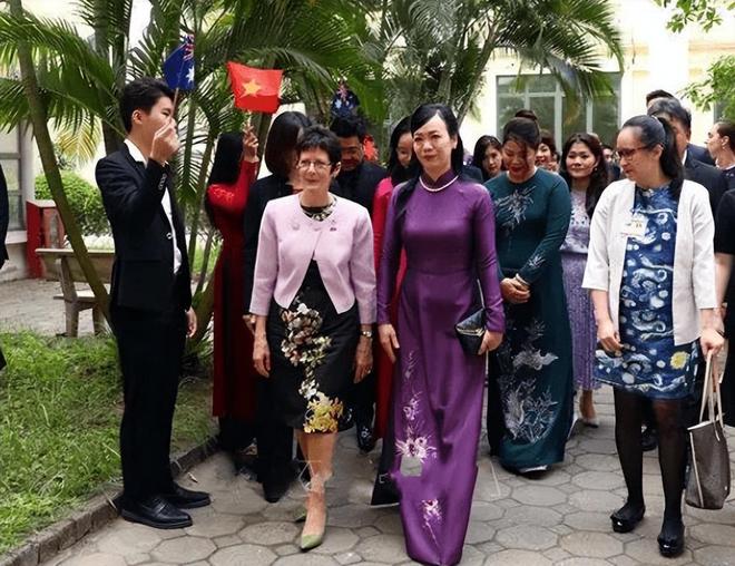 韩国队碾压德国队,戴资颖扛起全队 韩国队碾压德国队,戴资颖扛起全队