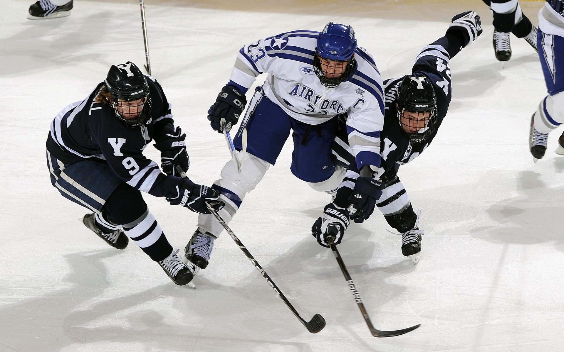 一锤定音！哈兰德再展关键先生本色，加纳乔闪耀助曼联打穿黄潜