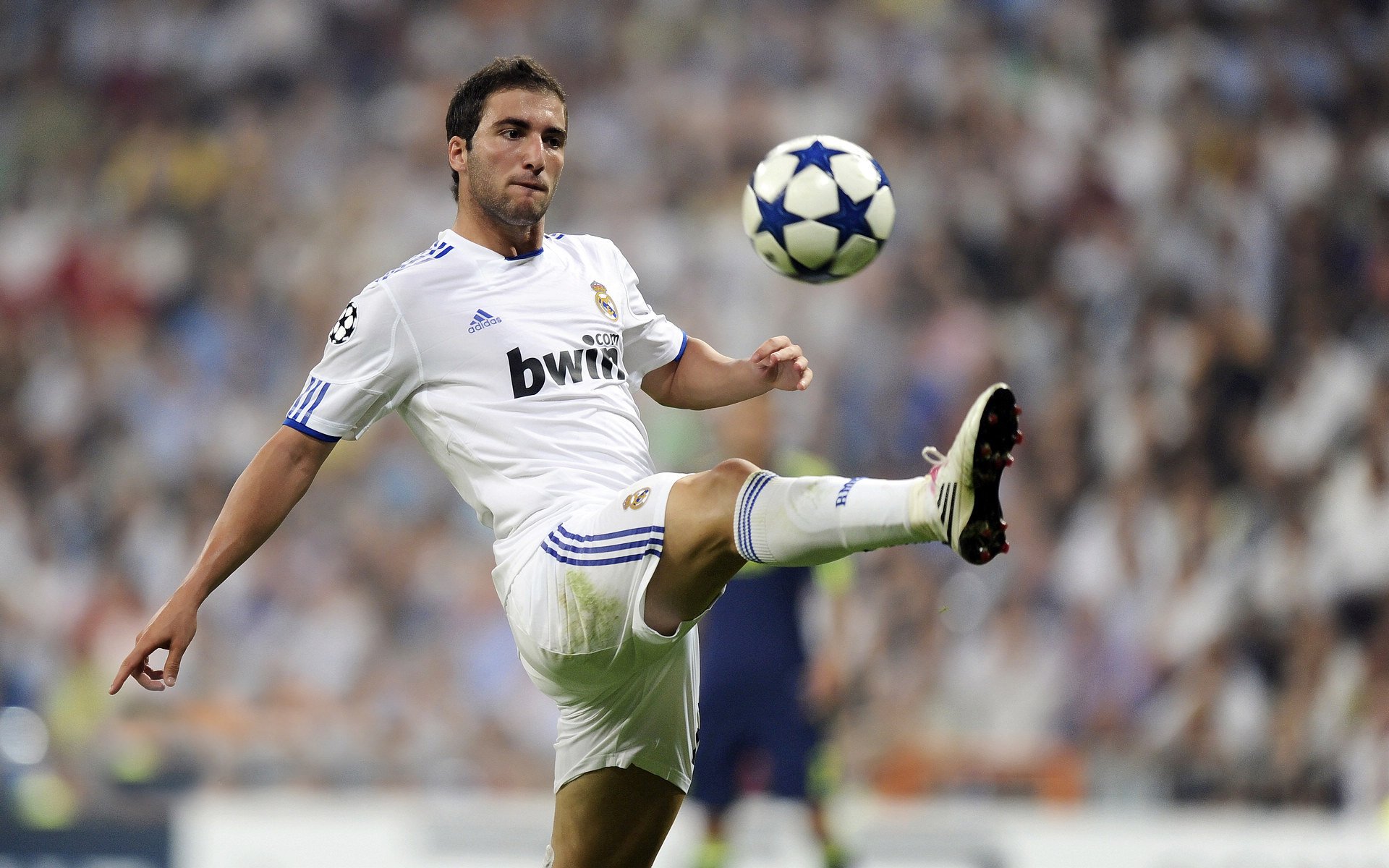 冷门夜巨星不冷，委内瑞拉掀翻袋鼠军团，C罗戴帽诠释何为绝对焦点