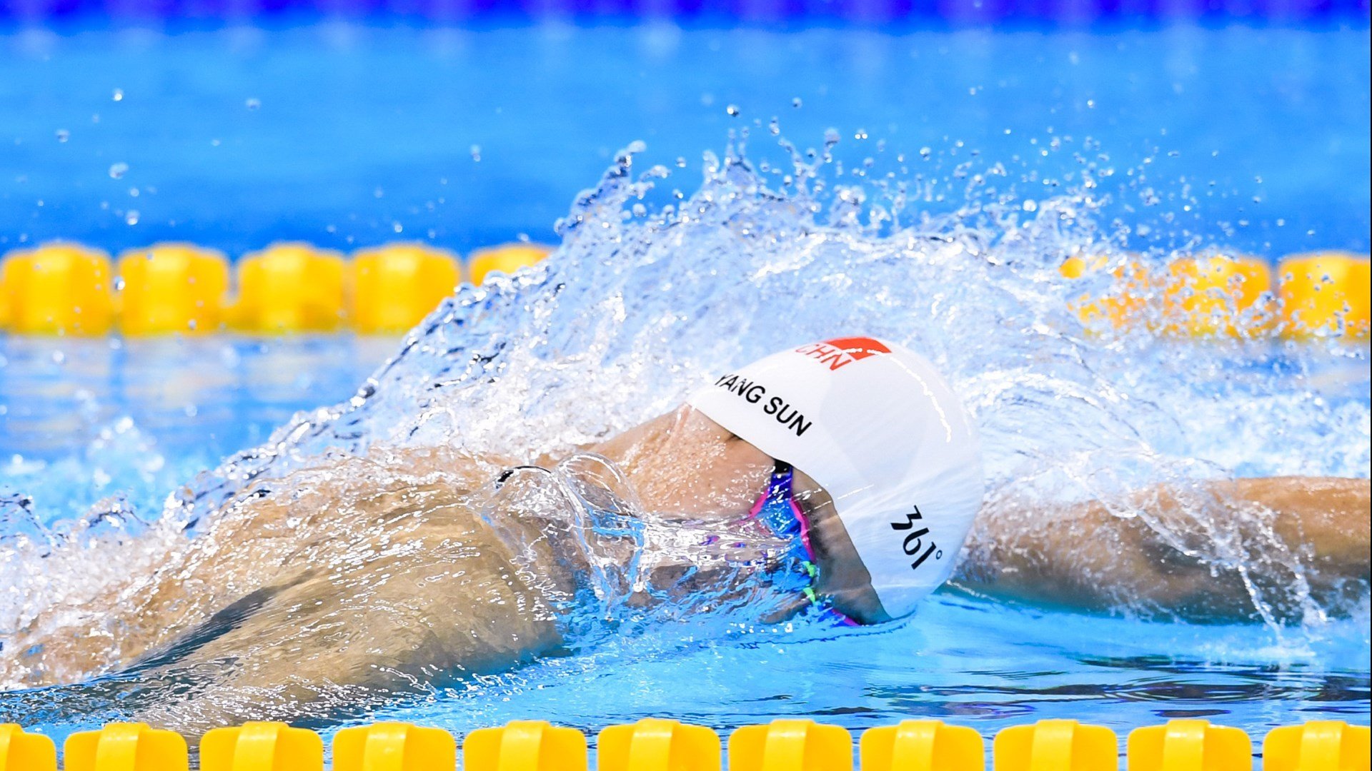 绿茵场与爱琴海,当罗德里戈击穿防线,希腊封锁了谁的航线?